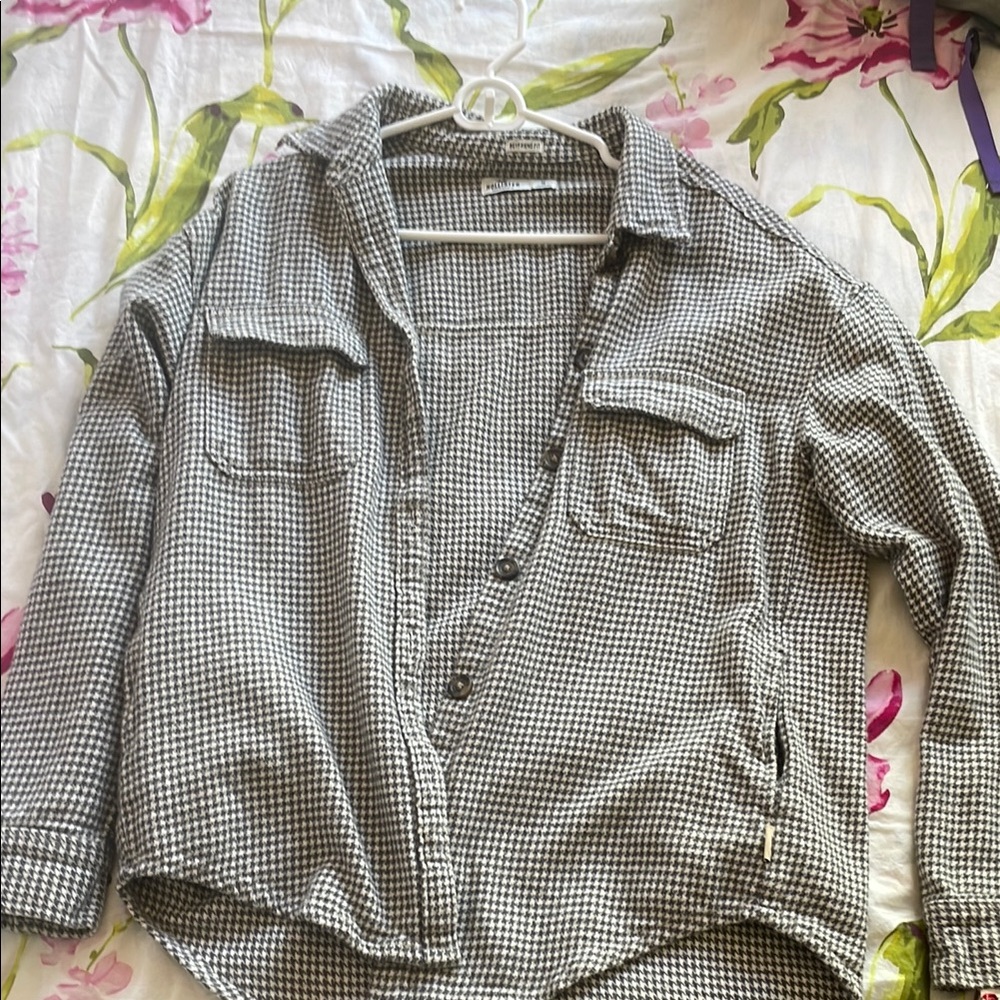 Hollister Black and White Houndstooth Shirt